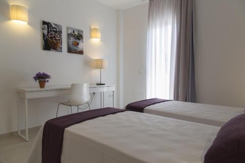 Apartamentos Proa - Emar Hotels Only Adults Es Pujols Kültér fotó