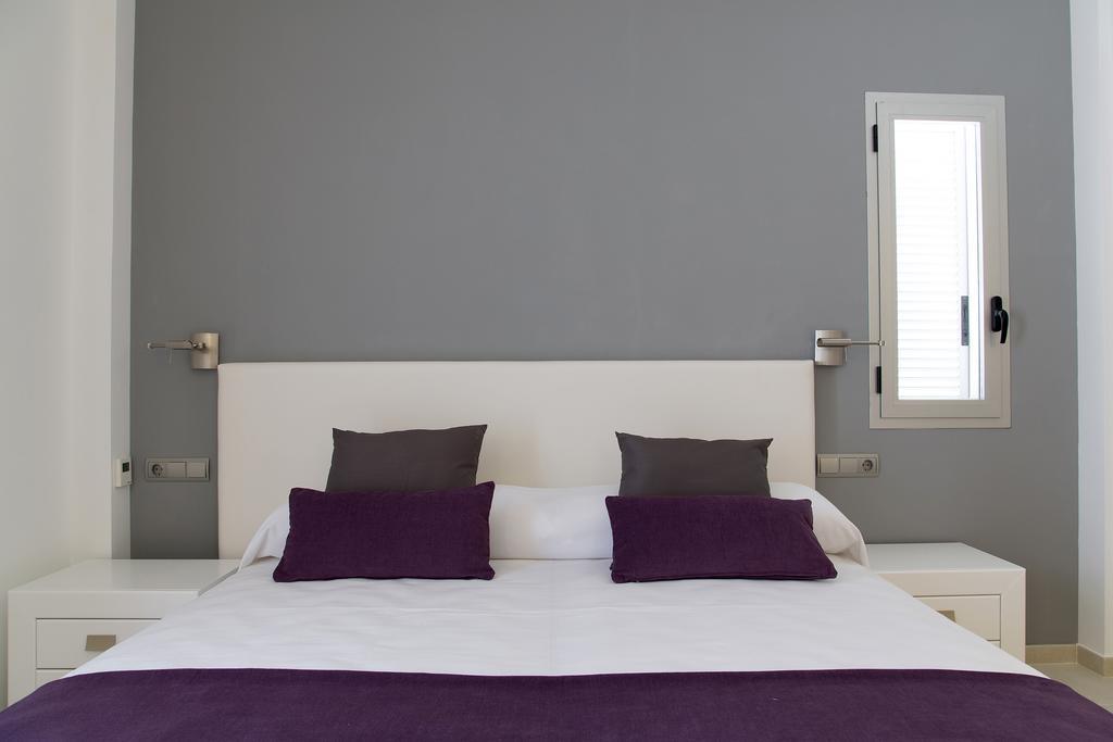 Apartamentos Proa - Emar Hotels Only Adults Es Pujols Szoba fotó