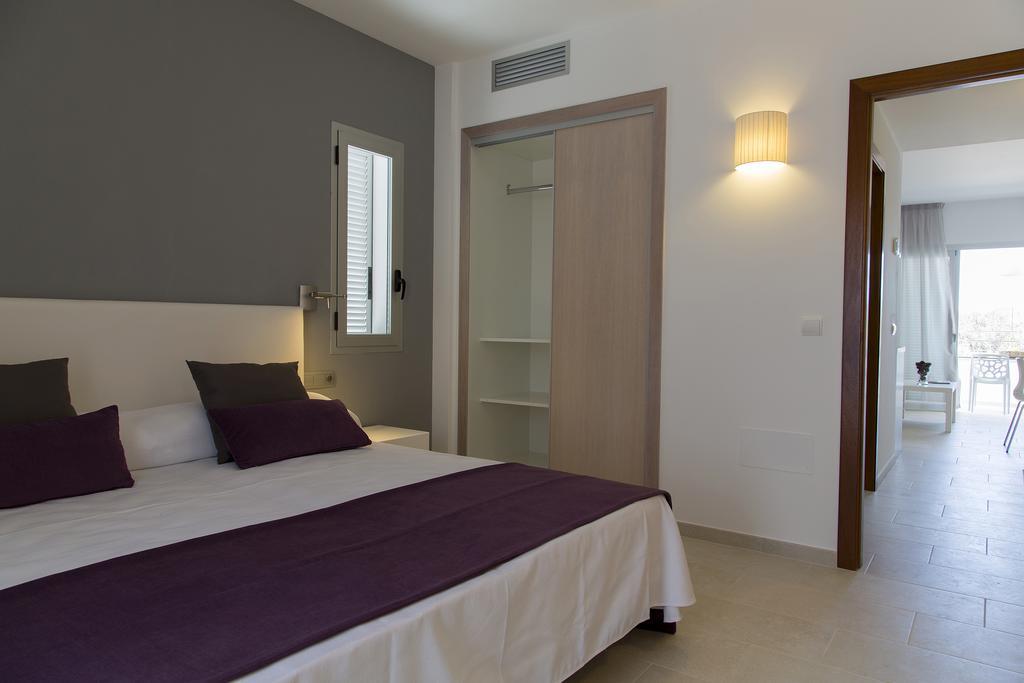 Apartamentos Proa - Emar Hotels Only Adults Es Pujols Kültér fotó