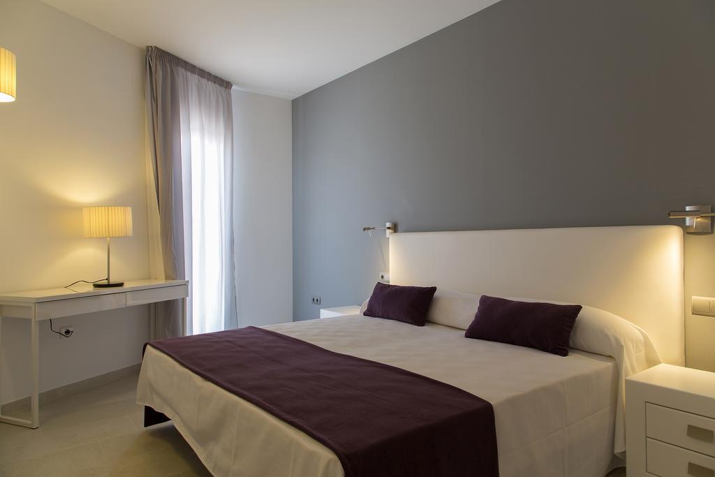 Apartamentos Proa - Emar Hotels Only Adults Es Pujols Szoba fotó